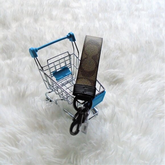 Coach Large Loop Key Fob F79882 - Picture 4 of 7